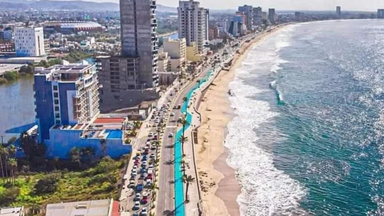 Ocean Front- Marina View- Tiara Sands Resort, Sleeps 4 Mazatlan Apartment