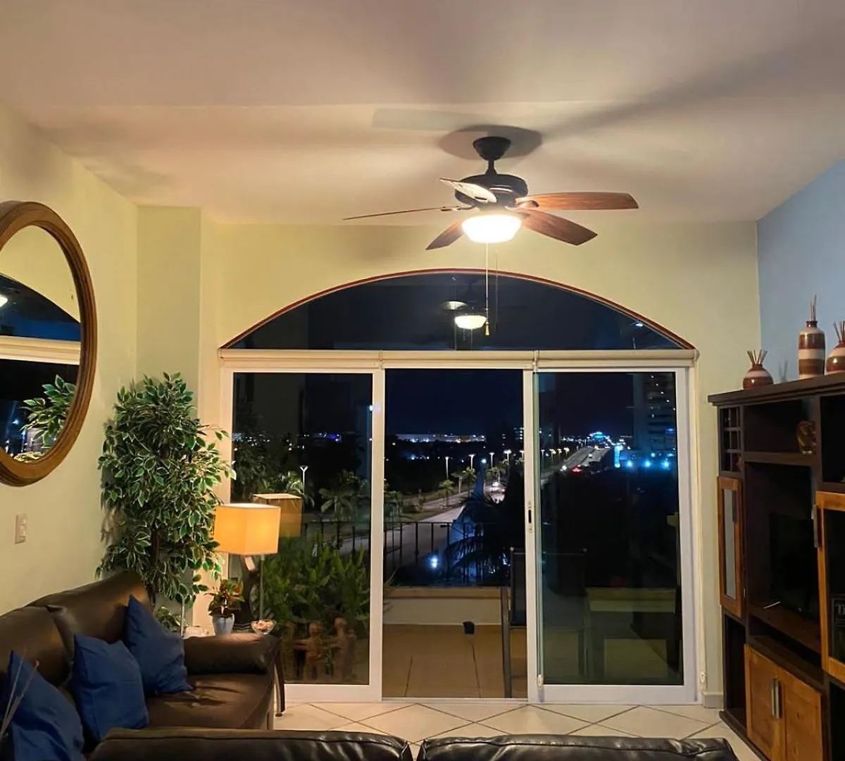 Apartment Ocean Front- Marina View- Tiara Sands Resort, Sleeps 4 Mazatlan