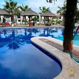 Azul Marino Hermosa Casa Familiar En Residencial Apartamento