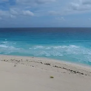 villa-del-mar-cancun.quintano-roohotels.com/